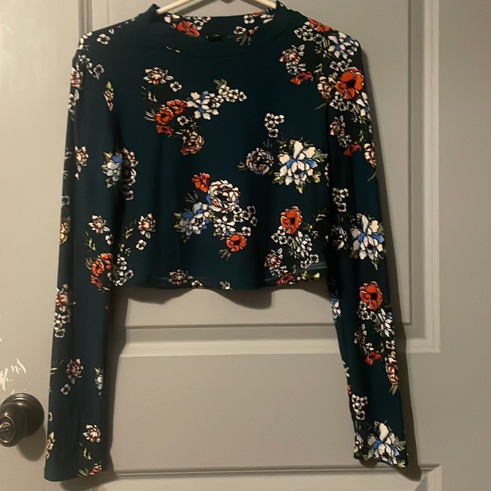Floral long sleeved cropped top